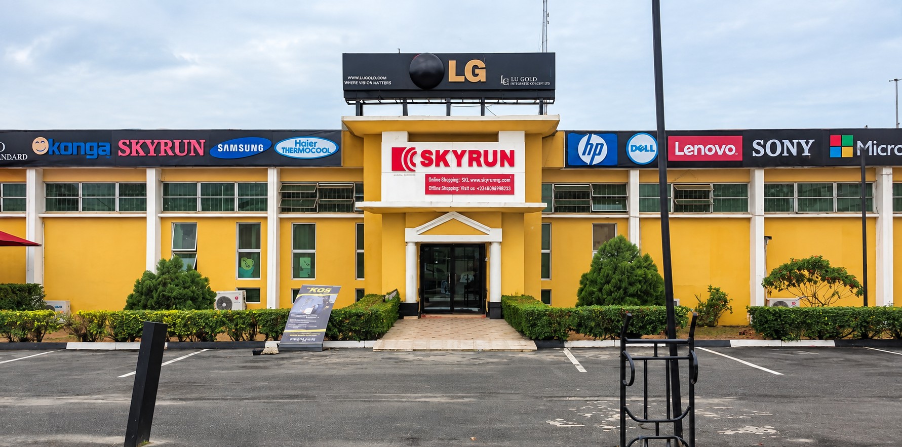 2013 — The first Lu Gold head office and showroom in Calabar